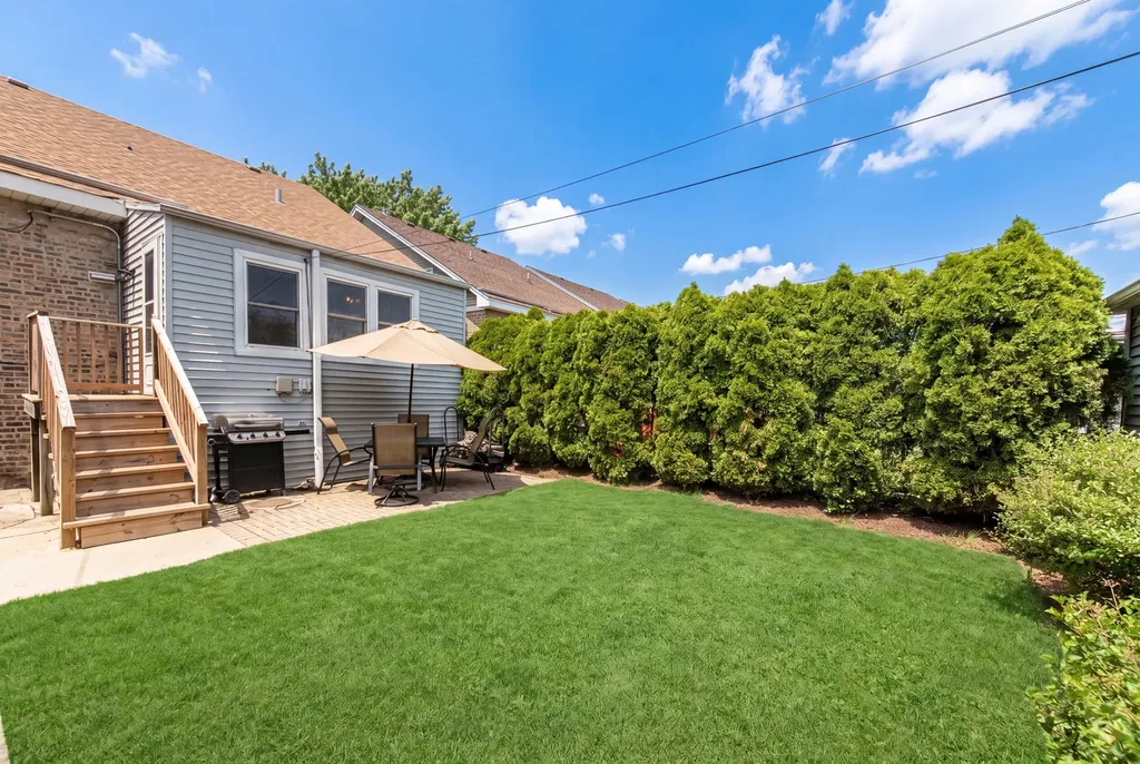 5035 North Menard Avenue Chicago IL 60630