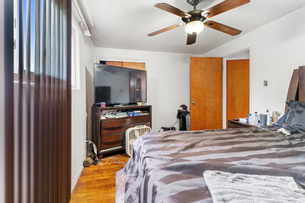 9042 South Ellis Avenue Chicago IL 60619