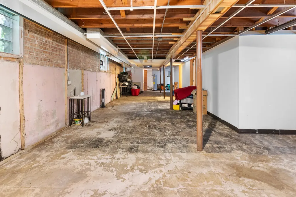 9042 South Ellis Avenue Chicago IL 60619