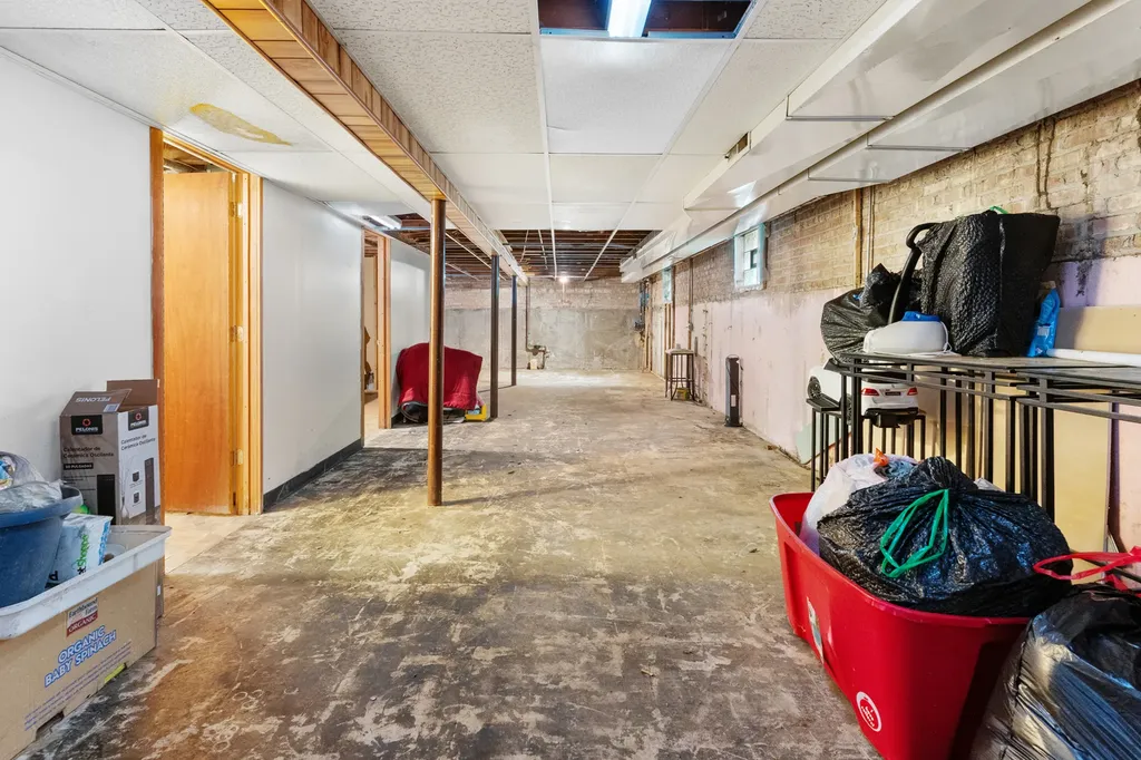 9042 South Ellis Avenue Chicago IL 60619