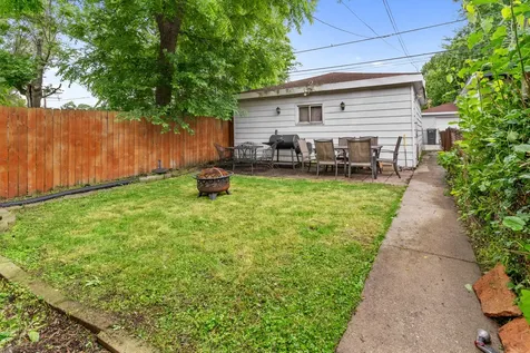 9042 South Ellis Avenue Chicago IL 60619
