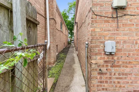 9042 South Ellis Avenue Chicago IL 60619