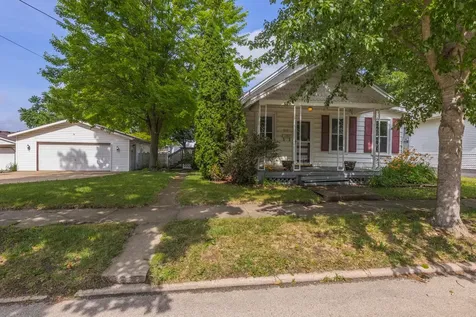 1109 South Oak Street Bloomington IL 61701