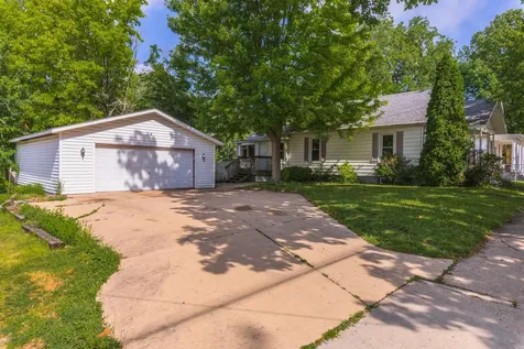 1109 South Oak Street Bloomington IL 61701