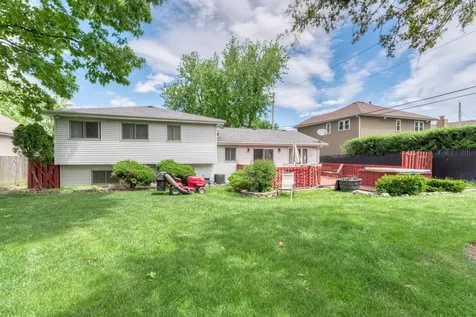 768 George Street Bensenville IL 60106
