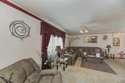 768 George Street Bensenville IL 60106