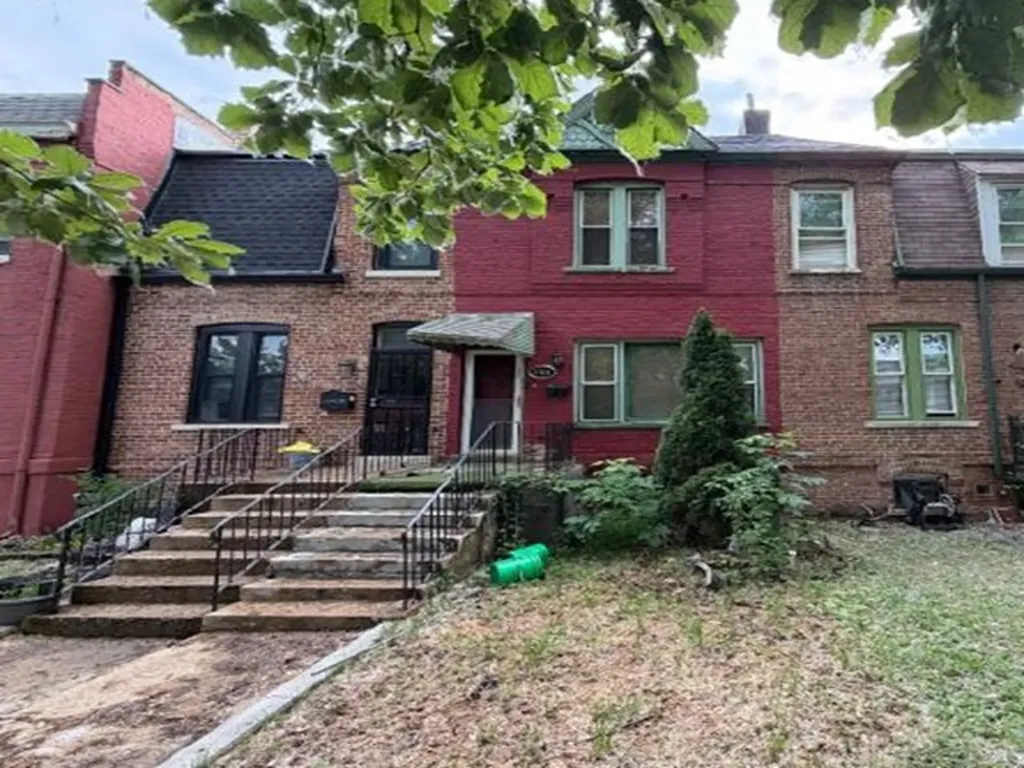 11424 South Saint Lawrence Avenue Chicago IL 60628