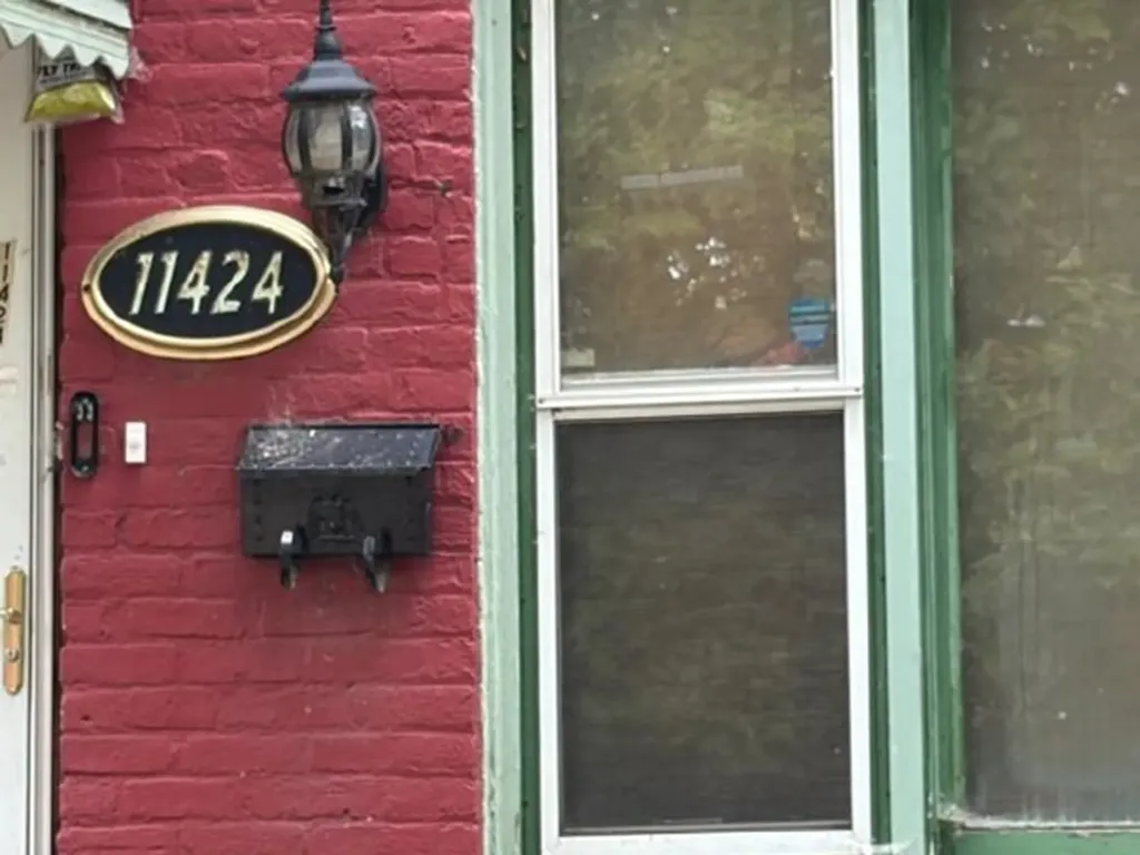 11424 South Saint Lawrence Avenue Chicago IL 60628