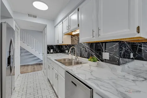 1551 Ashland Avenue Des Plaines IL 60016