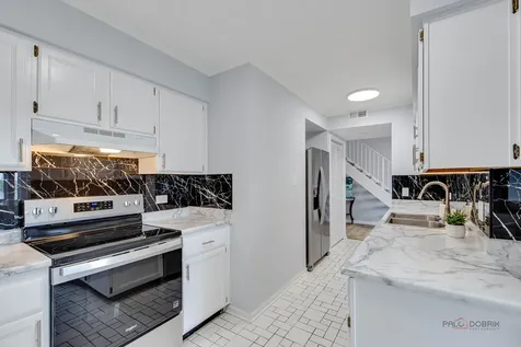 1551 Ashland Avenue Des Plaines IL 60016