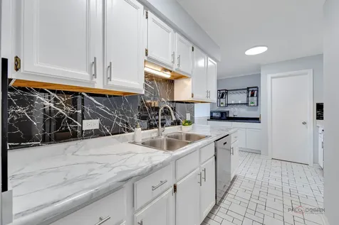 1551 Ashland Avenue Des Plaines IL 60016