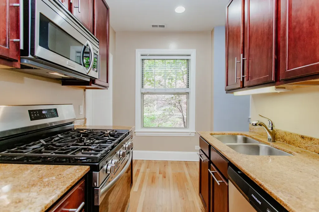 5402 North Kenmore Avenue Chicago IL 60640