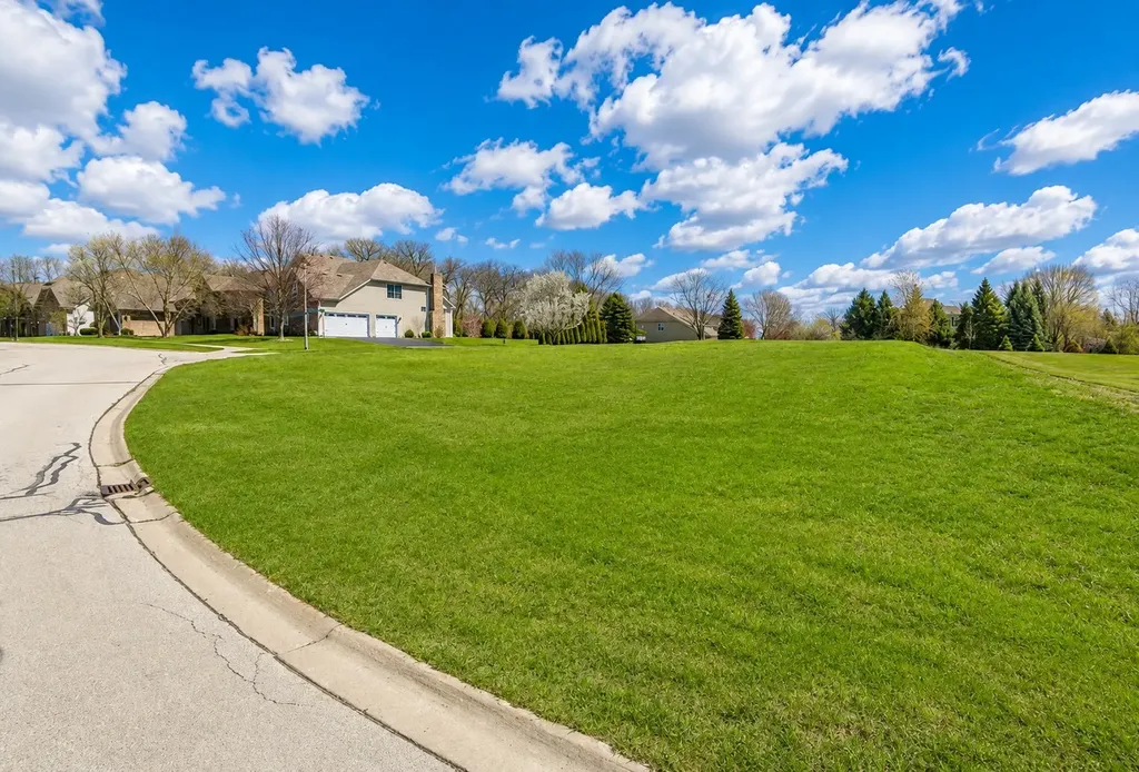 699 Greenfield Road Sugar Grove IL 60554