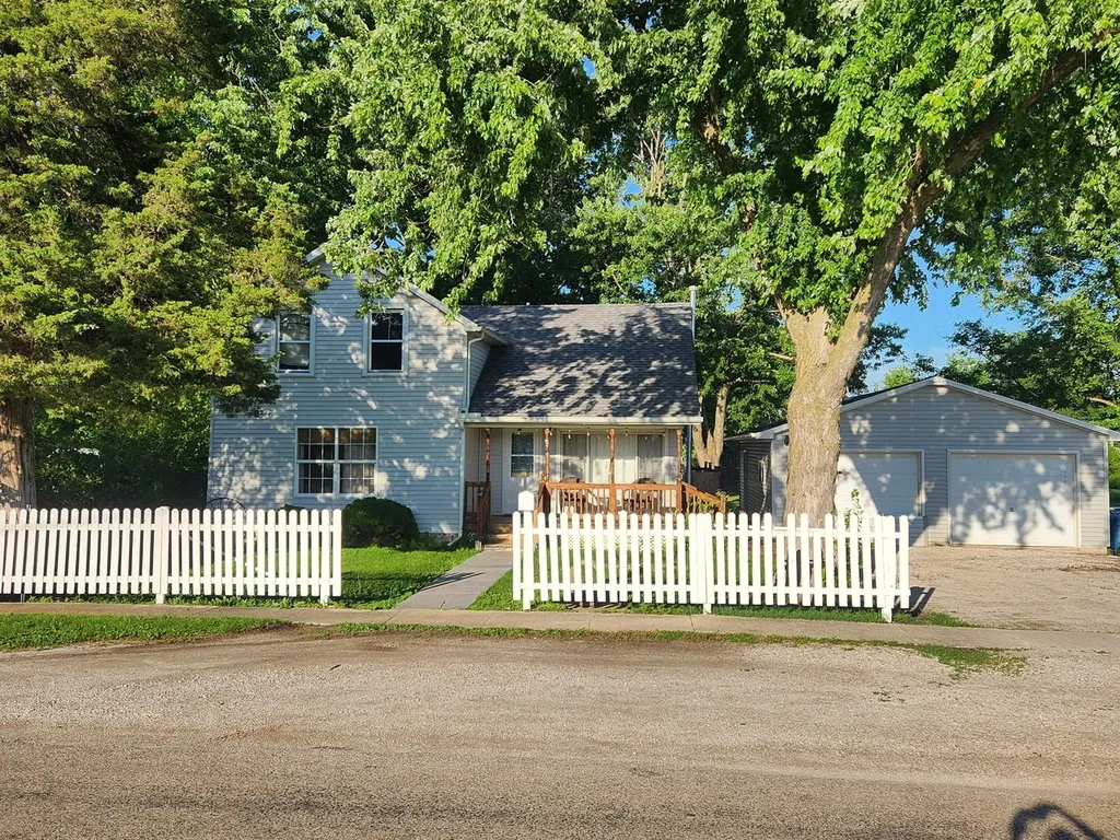 829 Oak Street Minonk IL 61760