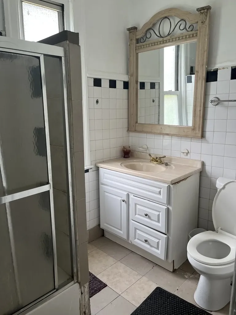 7225 South Princeton Avenue Chicago IL 60621