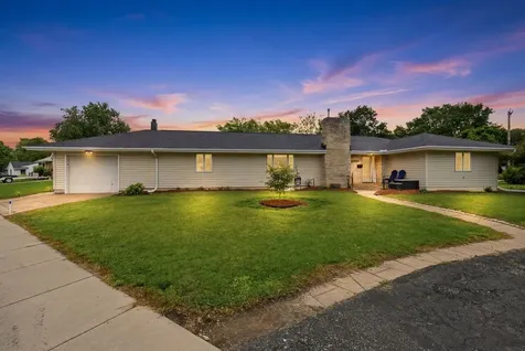211 West Willow Street Fairbury IL 61739