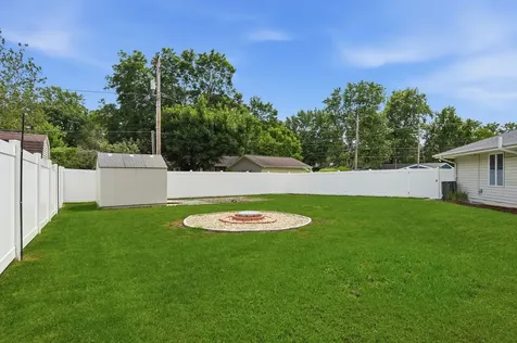 211 West Willow Street Fairbury IL 61739