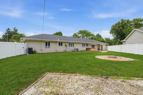 211 West Willow Street Fairbury IL 61739