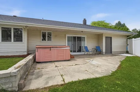 211 West Willow Street Fairbury IL 61739