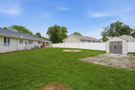 211 West Willow Street Fairbury IL 61739