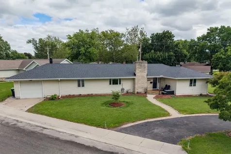 211 West Willow Street Fairbury IL 61739