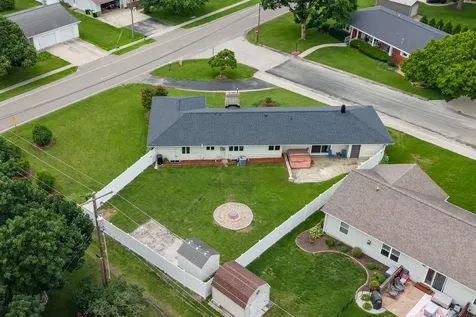 211 West Willow Street Fairbury IL 61739