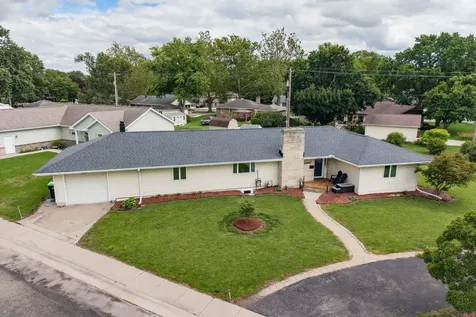 211 West Willow Street Fairbury IL 61739