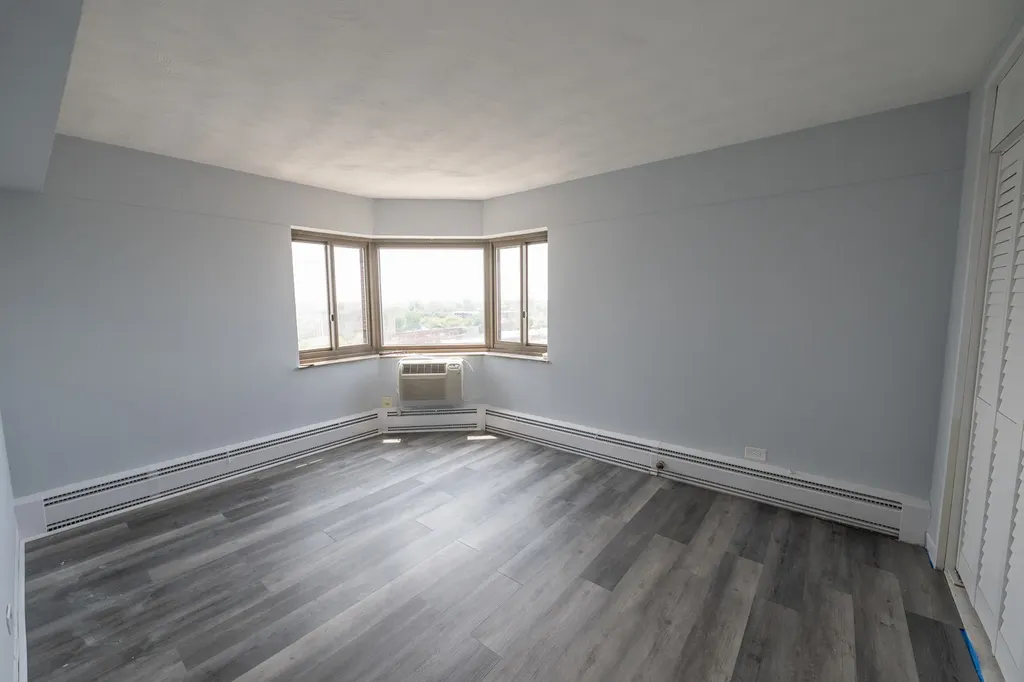 7337 South South Shore Drive Chicago IL 60649