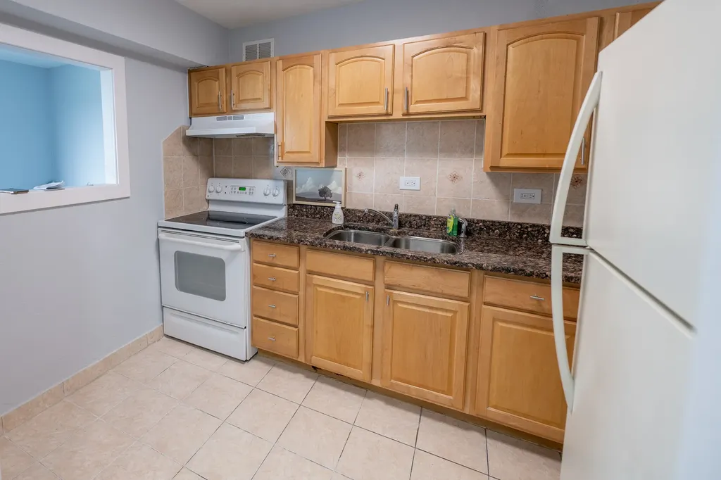 7337 South South Shore Drive Chicago IL 60649