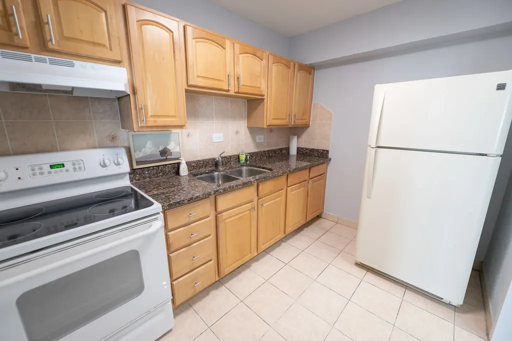 7337 South South Shore Drive Chicago IL 60649