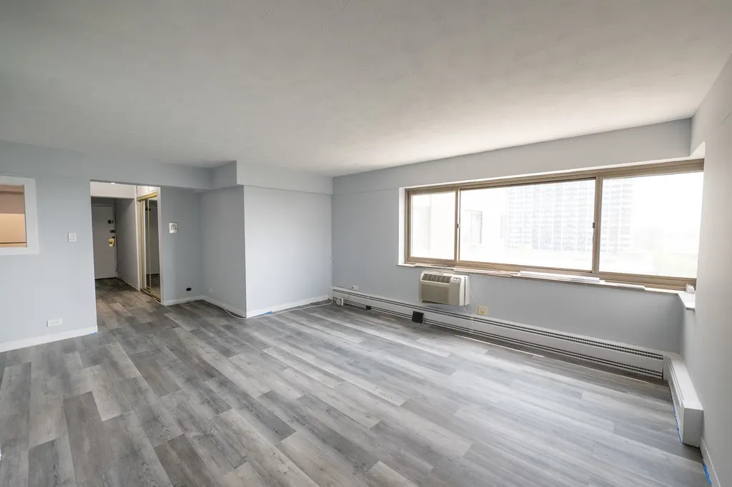 7337 South South Shore Drive Chicago IL 60649
