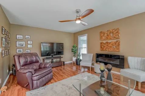 1337 Saddlebrook Road Bartlett IL 60103