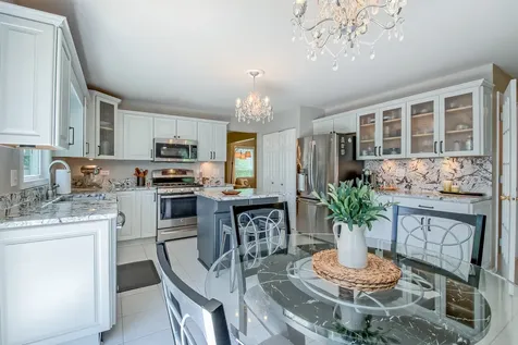1337 Saddlebrook Road Bartlett IL 60103