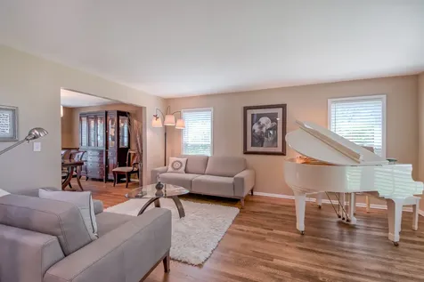 1337 Saddlebrook Road Bartlett IL 60103
