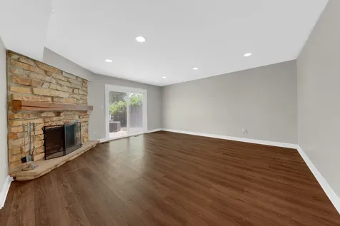 31 French Court Mundelein IL 60060