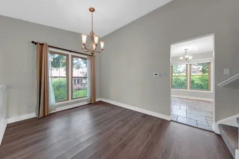 31 French Court Mundelein IL 60060