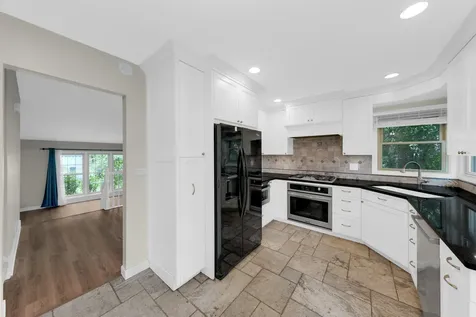 31 French Court Mundelein IL 60060