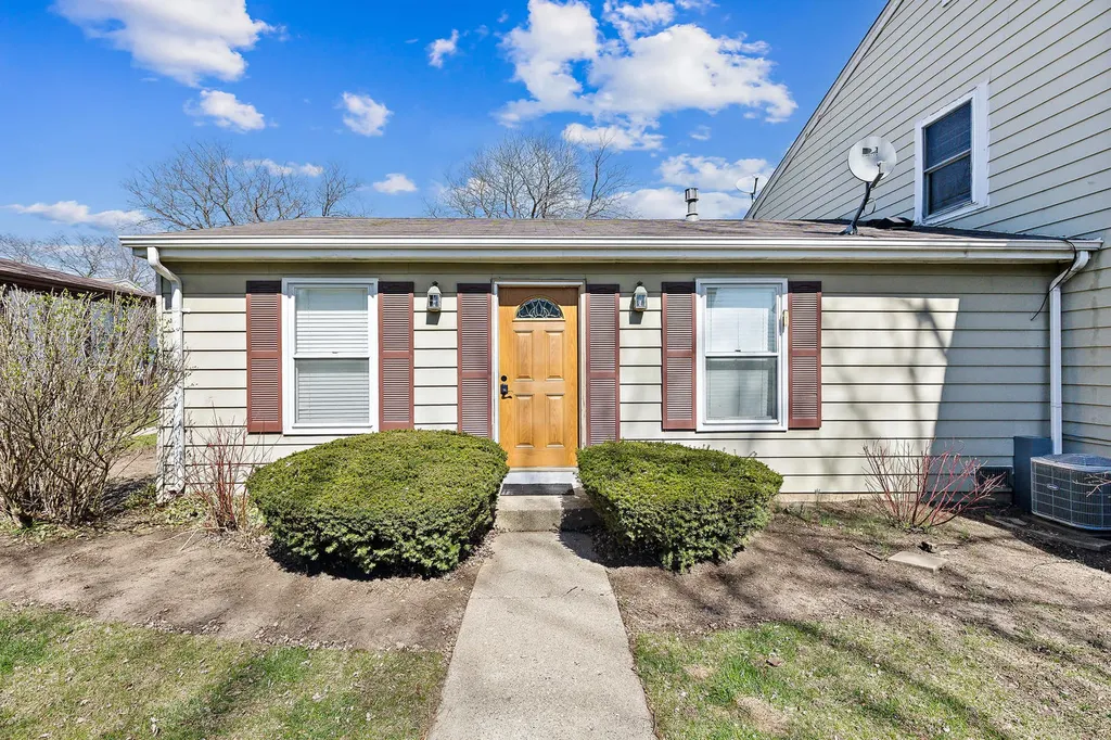 307 Farmington Lane Vernon Hills IL 60061