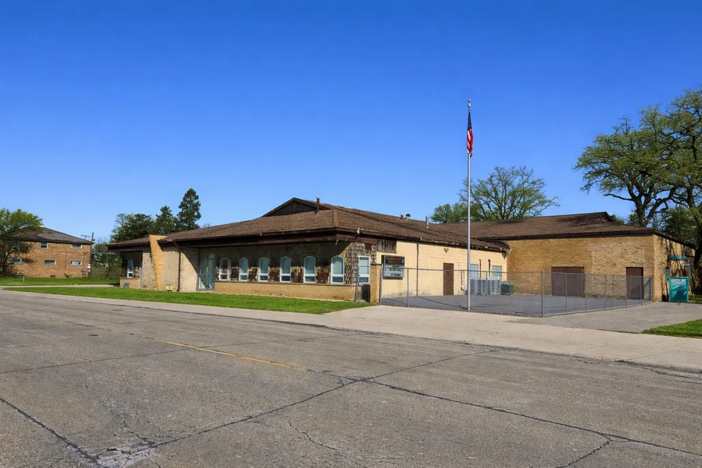 742 West Greenwood Avenue Waukegan IL 60087