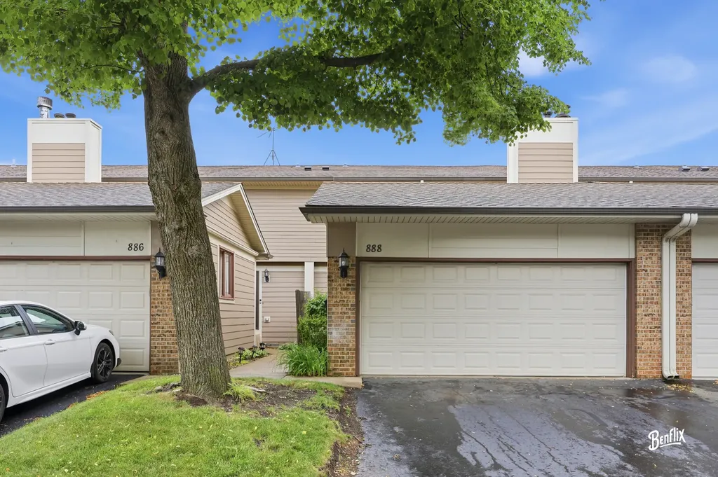 888 Swan Boulevard Deerfield IL 60015