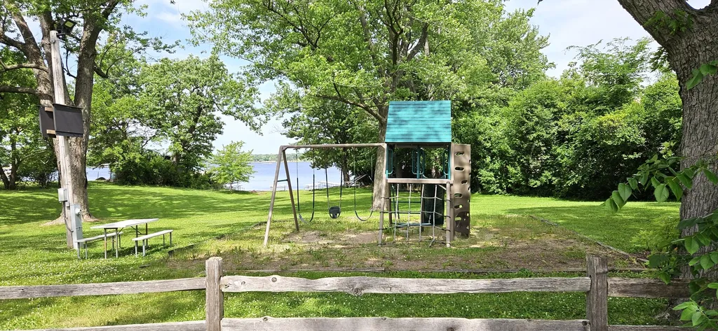 42509 North Lake Drive Antioch IL 60002