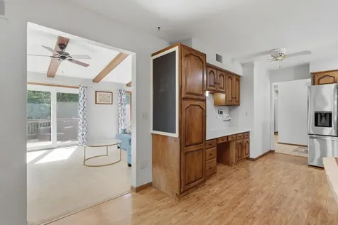 529 48TH Avenue East Moline IL 61244