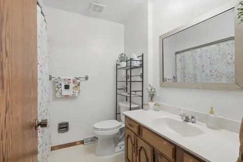 529 48TH Avenue East Moline IL 61244