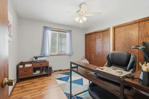 529 48TH Avenue East Moline IL 61244