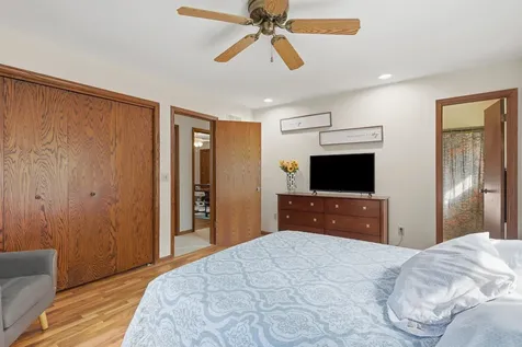 529 48TH Avenue East Moline IL 61244