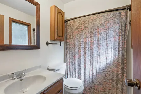 529 48TH Avenue East Moline IL 61244