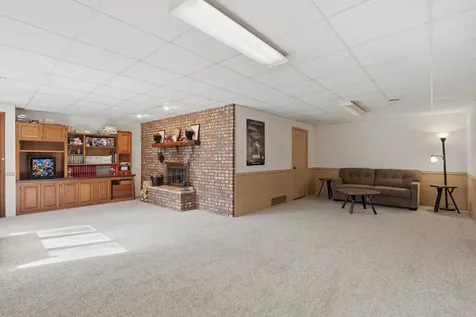 529 48TH Avenue East Moline IL 61244