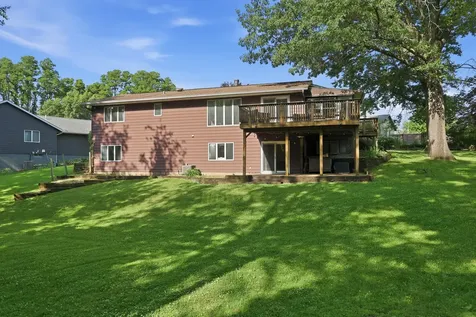 529 48TH Avenue East Moline IL 61244