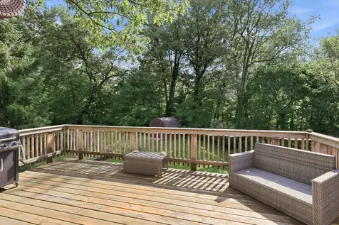 529 48TH Avenue East Moline IL 61244