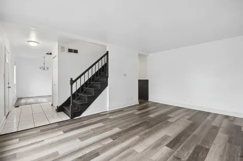 173 Williamsburg Road Country Club Hills IL 60478